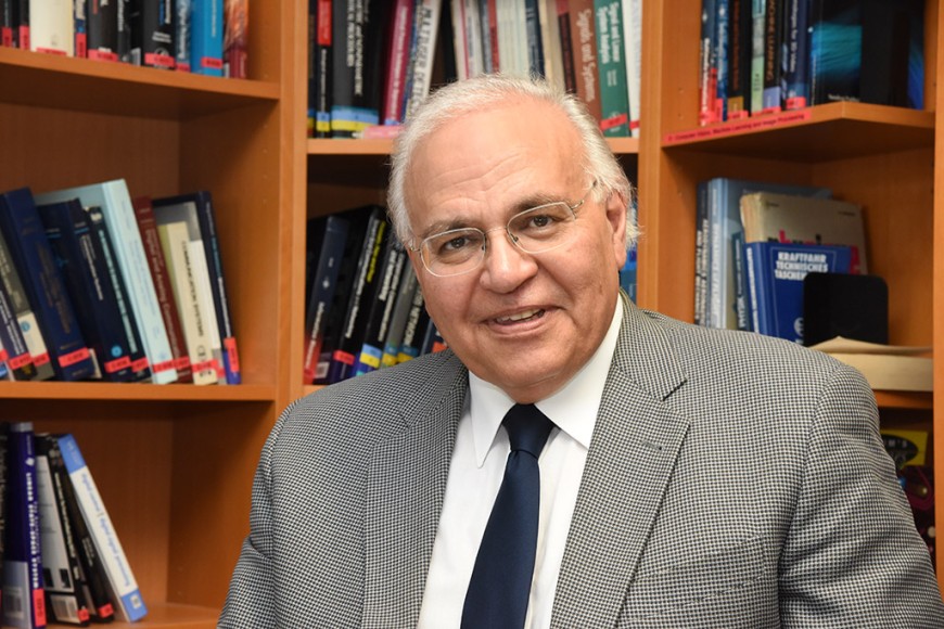 Professor-Amin